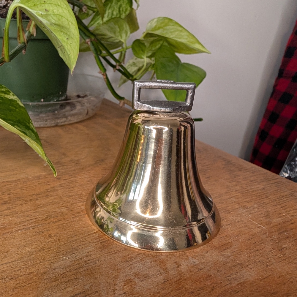 Elegant Gold Bell